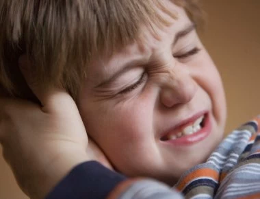 Ενέργειες για να αντιμετωπίσετε τον πόνο στο αυτί του παιδιού σας